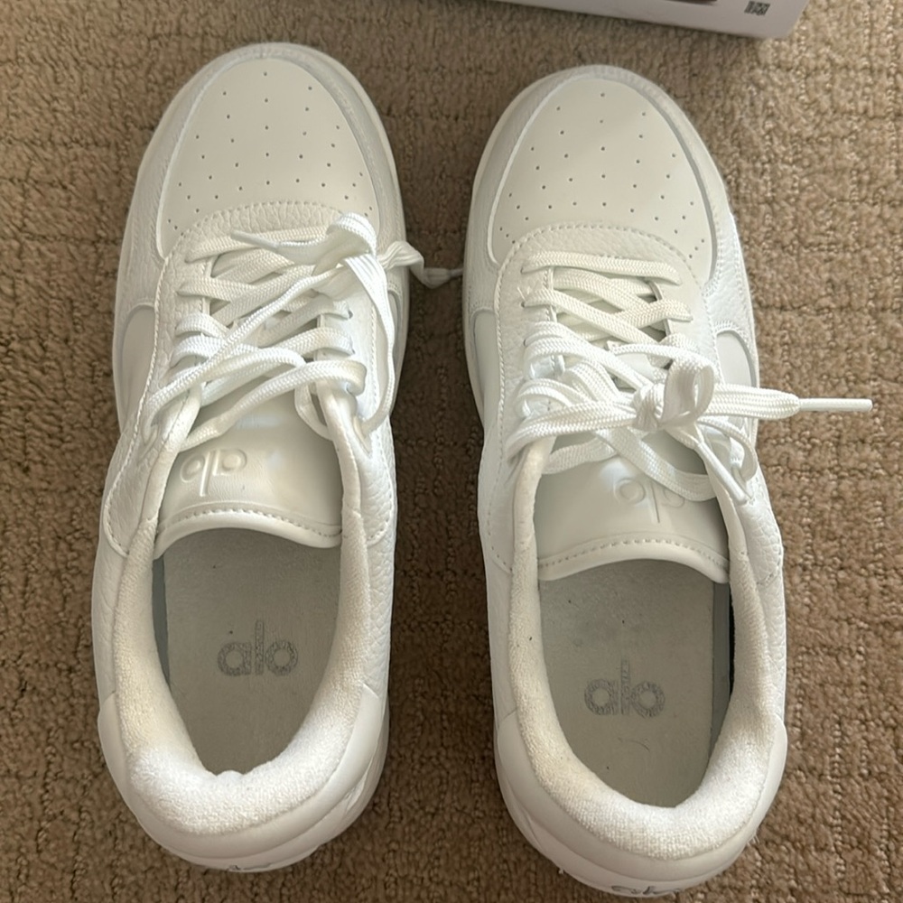 Alo x 01 classic white shoes size 8 women